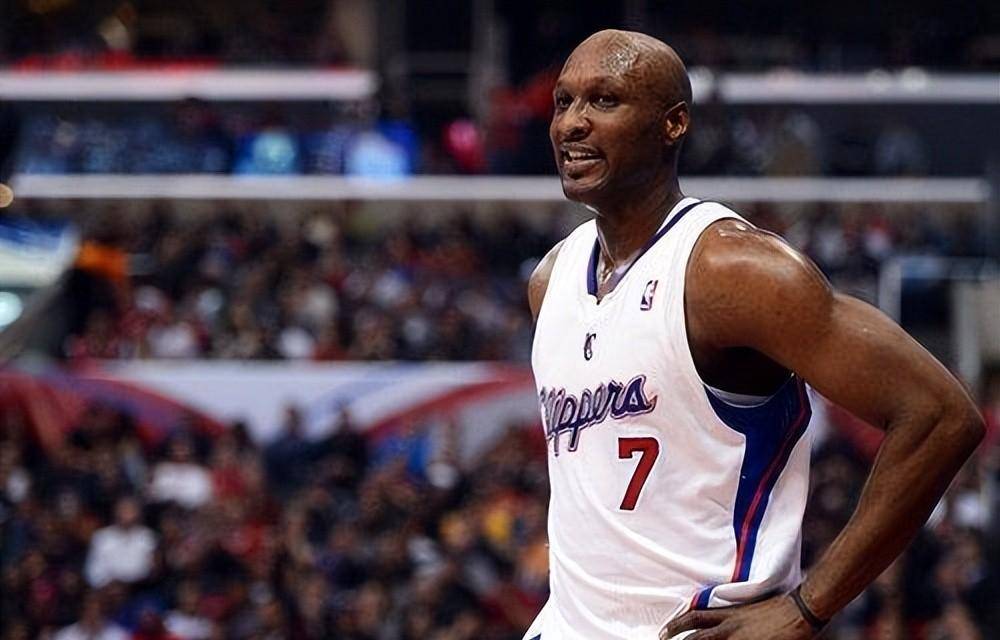 爱游戏游戏平台-Ming新星战术调整表现突出，快船前途光明！比赛高潮迭起(星陨计划初始十连推荐)